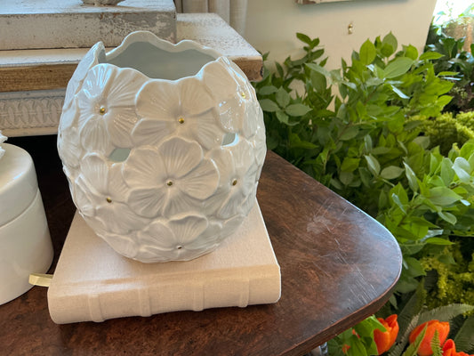 Container 5.5"D x 5.75"H Ceramic