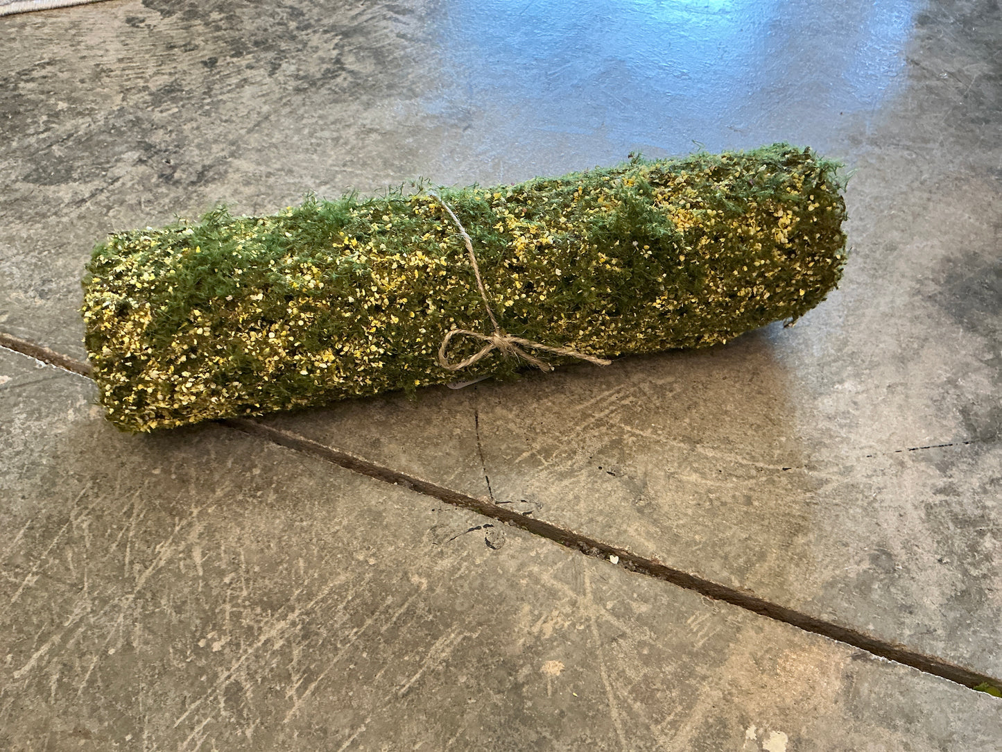 Yellow Moss Table Runner - 5'