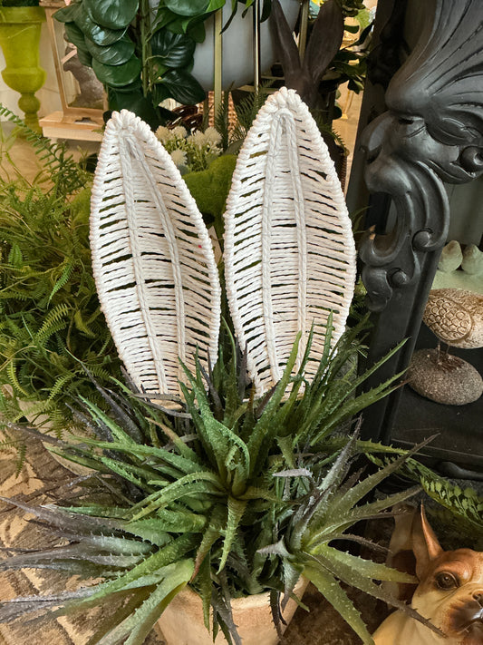 16" White Woven Bunny Ear Stake