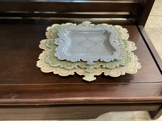 Tray (Set of 3) 7" x 8", 9"SQ, 10.5" x 12" Iron