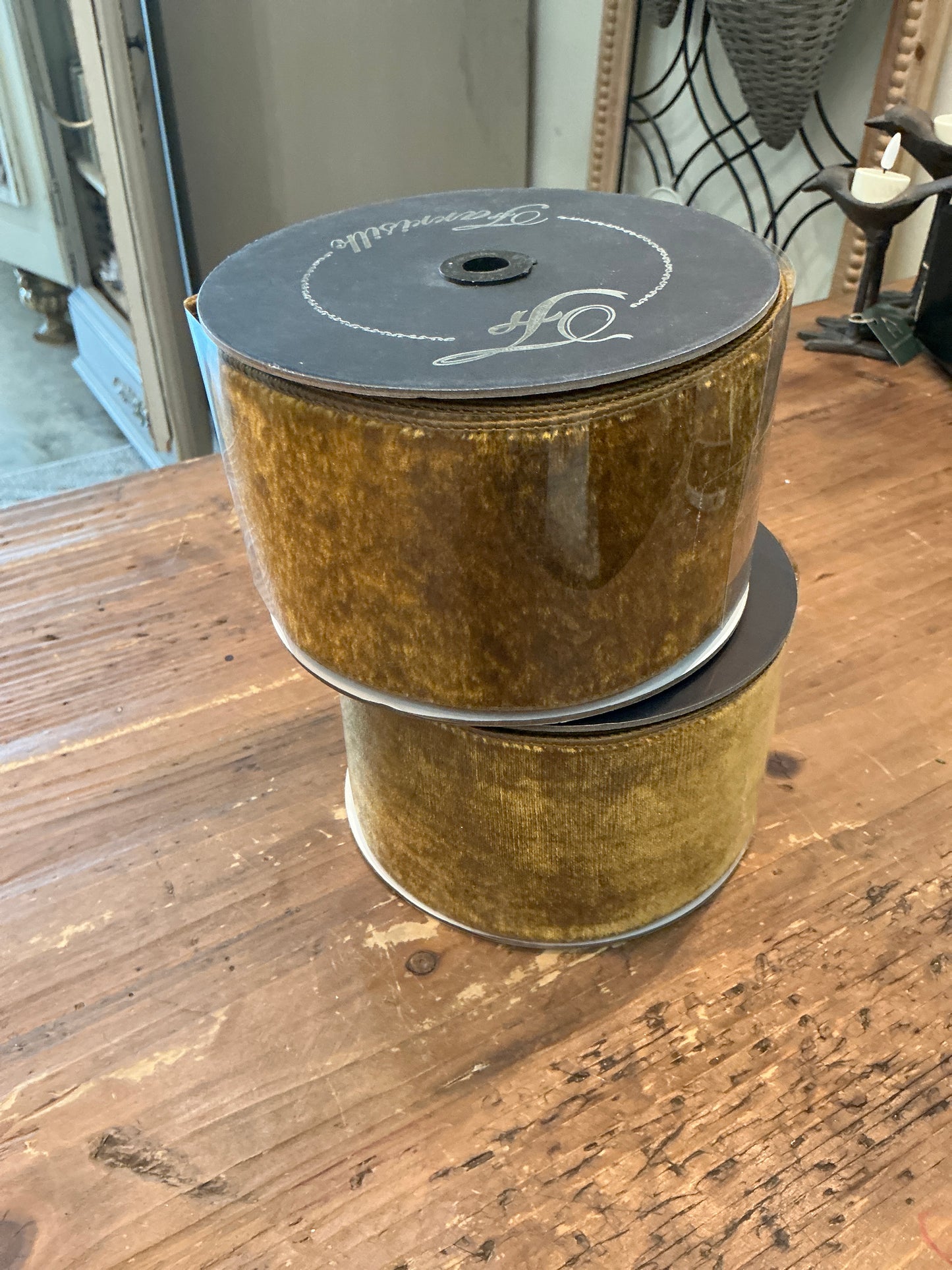 VELVET - ANTIQUE GOLD - 4IN