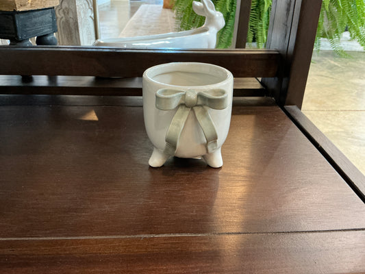 Container w/Bow 3.75"H Stoneware